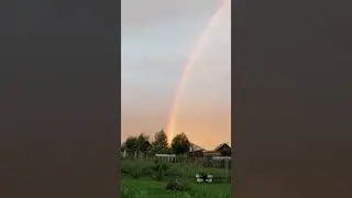 Такого я еще не видела. Невероятно красивая радуга.