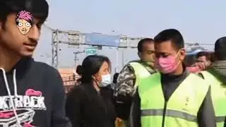 कि खाना देऊ, कि गरि खान देऊ 🙏