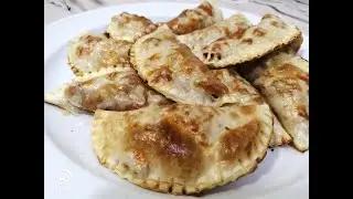 Empanadillas rellenas de picadillo de chorizo hechas en freidora de aire caliente