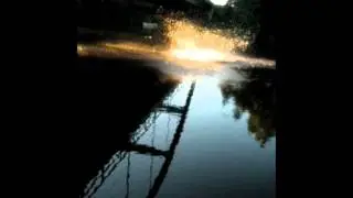Sprung von der Bahnbrücke in Schwaan an der Warnow