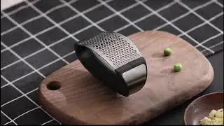 Ручная пресс чеснокодавка