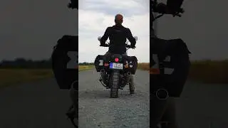 нет, я не езжу без шлема. #royalenfield #royalenfieldinterceptor650 #moto