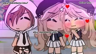 'Hanya Ber Pura Pura tidak Mencintai mu'