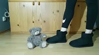 Black mini Ugg and white ankle socks trample tedy bear 