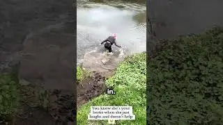 Woman loses dog leash in lake 😂