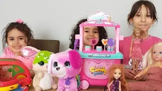 öykü hilal ezgi barbie ve köpeğiyle oynuyorlar. Kids playing puppy