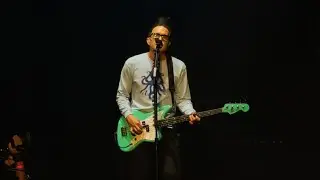 blink-182 - Can’t Go Back • NEW SONG (Lollapalooza 2024)