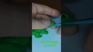 Ящерица из пластилина 