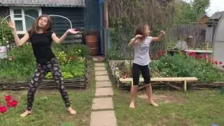 Папа танцует лучше дочерей😂