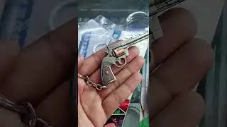 viral pistol keychain. villain accessories. #pistolkeychains #gunkeychains #funkypistolgun #pistol