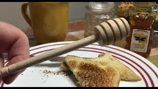How to Use a Honey Dipper