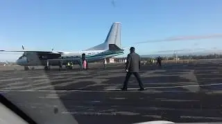 RA-46712 АН-24РВ, г.Братск,  встреча губернатора Ерощенко, сентябрь 2015г
