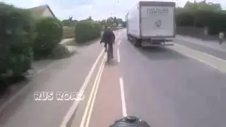 Теперь не будет подрезать)