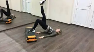 Ягодичный мостик с прямой ногой