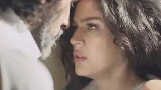 دكتور الجامعة استغل الفرصة وحب طالبة عنده.. شكلك أحلى وانتي بشعرك 😱😳