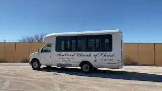 1999 Ford E350 Shuttle Bus w/ Lift