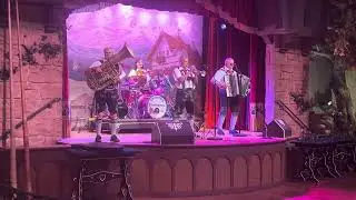 Biergarten Epcot band