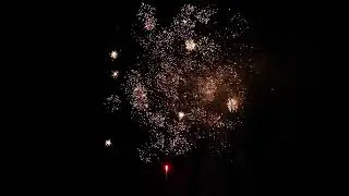 Кому фейерверк Ричард 150 залпов, калибр 0.8?