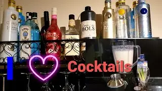 Easy Cocktails To Make At Home - Piña Colada