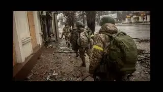 "В політиці хотіла б  розібратись  я".Виконує  автор  пісні--Тетяна  Орлів