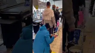 УКРАЛ МОЛОКО в МАГАЗИНЕ! / STEALING MILK in STORE