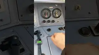Машинист Поезда показывает как шумно в кабине при экстренном торможении 😎 