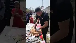 这刀可锋利了，可以了，买了买了，别再劈了！我在家做饭 一不小心掉地上了一直从9楼劈到了地下室