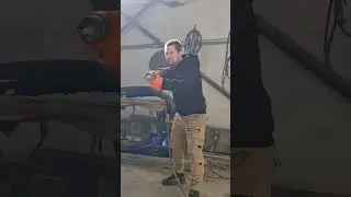 Как потратить полный тюбик герметика за секунду😁