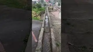 A esta calle no le falta arte. Puente del indio