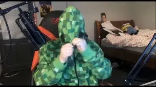 Minx Gets Stuck In Her Creeper Hoodie During Love or Host | Twitch Clips
