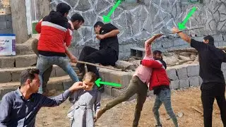 Evil worker: Is the worker involved in stealing Arezoo (Roya's mother)?