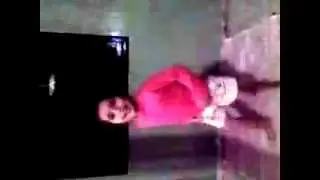 garotinha de 4 anos dançando o quadradinho de 8 .....