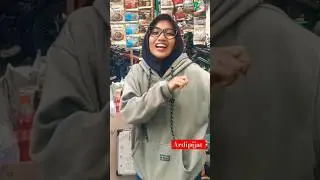 JOGET DULU SEBELUM PULANG #shorts #jogetviral #cantik #penonton
