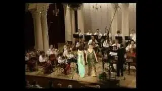 Oy Divchyno Shumit Gay - Irina Semenenko & Angelina Shvachka_(360p).flv