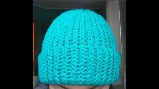 Простая легкая шапка девушке крючком имитация вязки спицами crochet hat