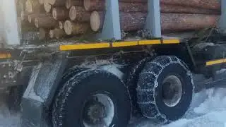 полноприводный лесовоз МАЗ