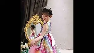 Нарядное платье с пайетками для девочек