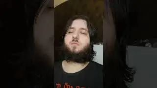мама готовит картошку с курицей