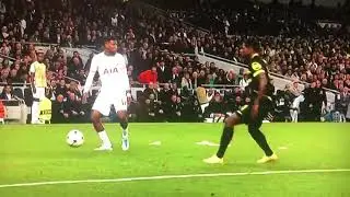 No look pass from Emerson 😂