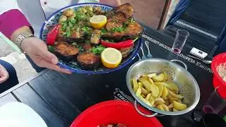 Стейки из сазана, картошка по деревенски в казане