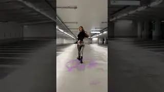 SHINY LEGGINGS WALKING !