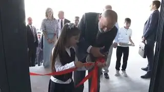 Փաշինյանը սահմանամերձ Կիրանցում այցելել է նորակառույց դպրոց