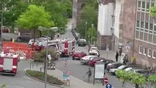 2014-05-06 Nürnberg Innenstadt Feuerwehr Großeinsatz zufahrt durch PKWs behindert