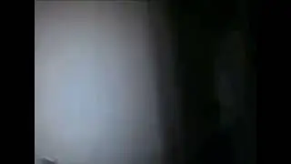Мужчина пугается бумажного лица [ОРИГИНАЛ]