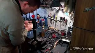 Замена сальников передней вилки мопеда Alphamoto Zubr.
