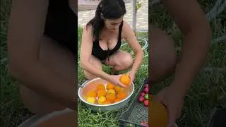 Let's wash the fruits together, shall we? 