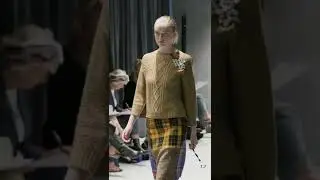 ARNOTTS AW22 RUNWAY SHOW (9:16)