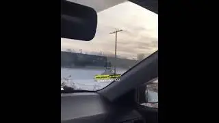 Поезд протащил легковушку несколько километров