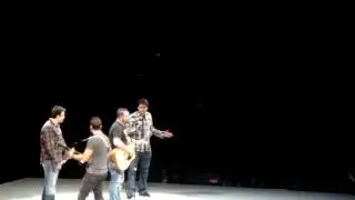 MOV03560