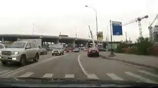 Внедорожник не пропустил автомобиль.